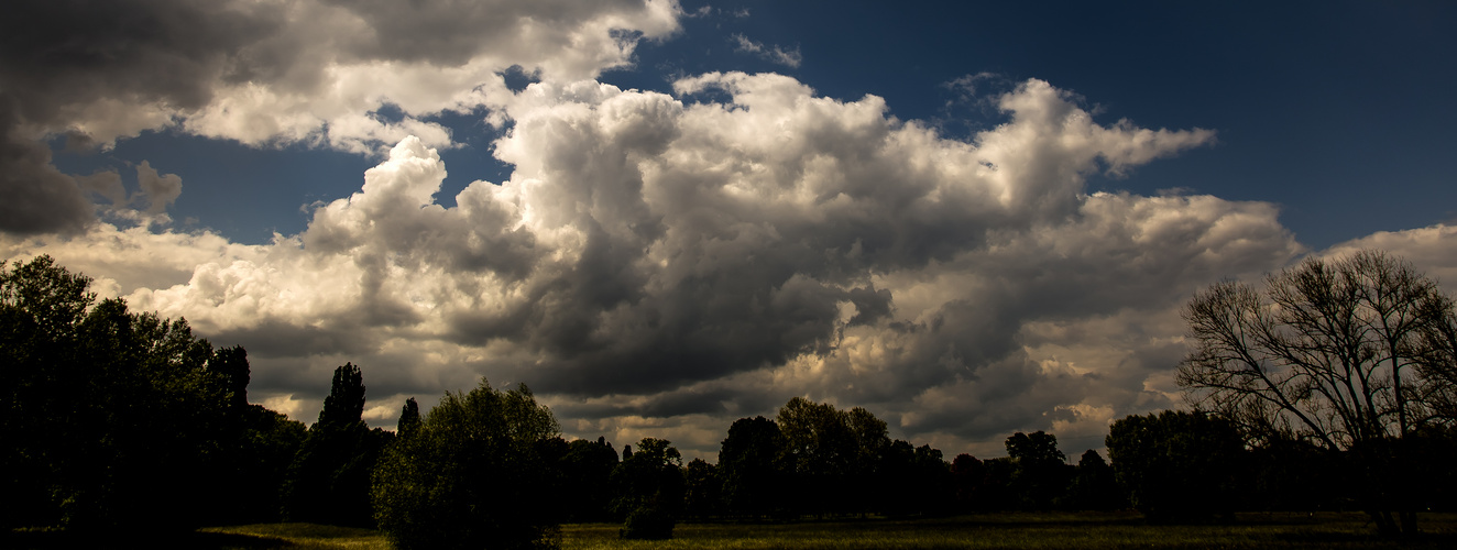 Mai -Wolken