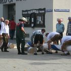 Maibaum wird zersägt