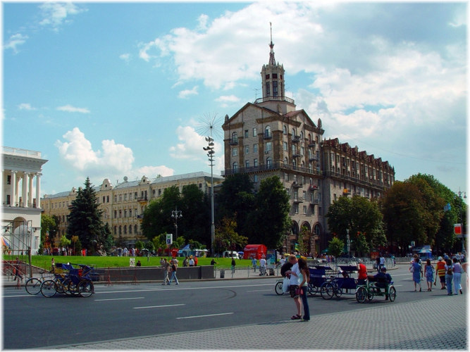 Maidan - Unabhängigkeitsplatz - Ecke Kreshchatik