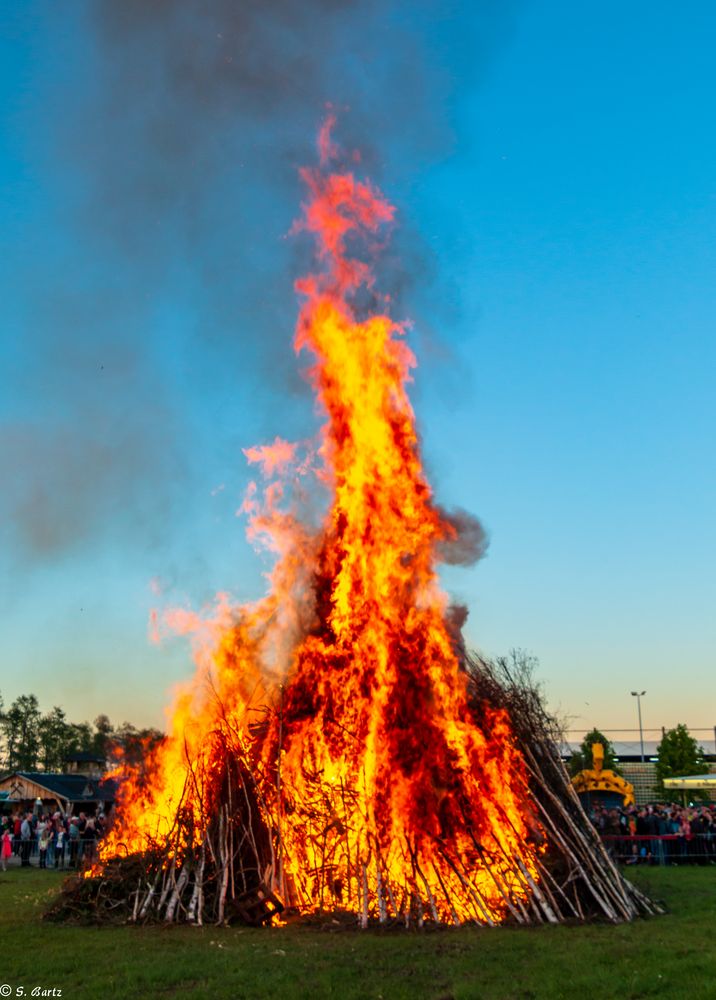 Maifeuer - Den Winter vertreiben (1)