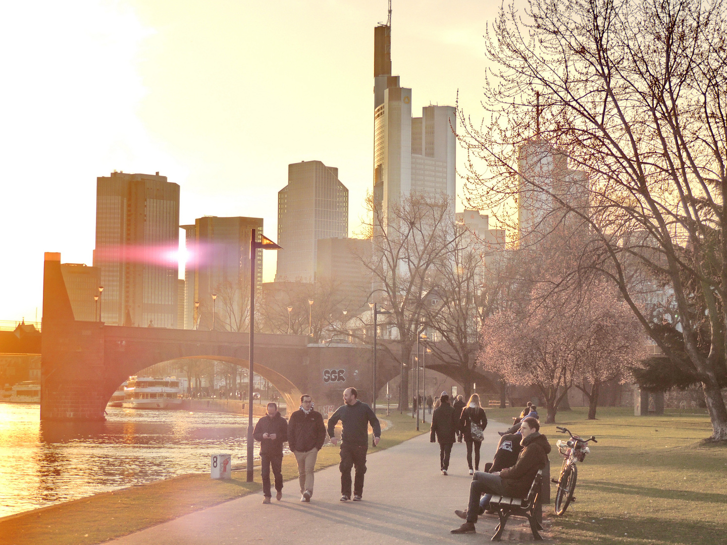 Main Promenade @Frankfurt am Main