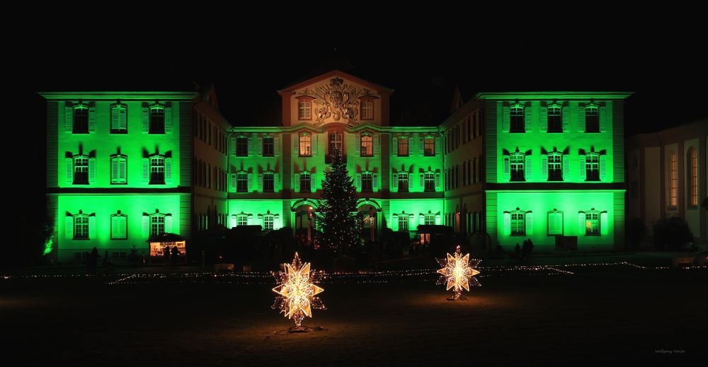 Mainau Schloss in grün