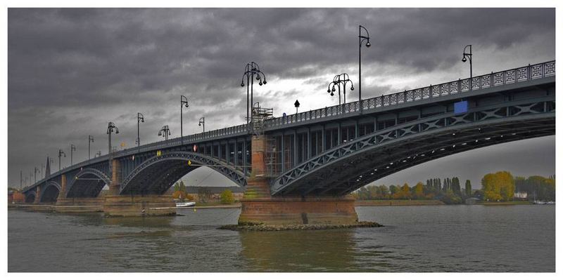 Mainbrücke