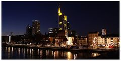 MAINHATTAN BEI NACHT