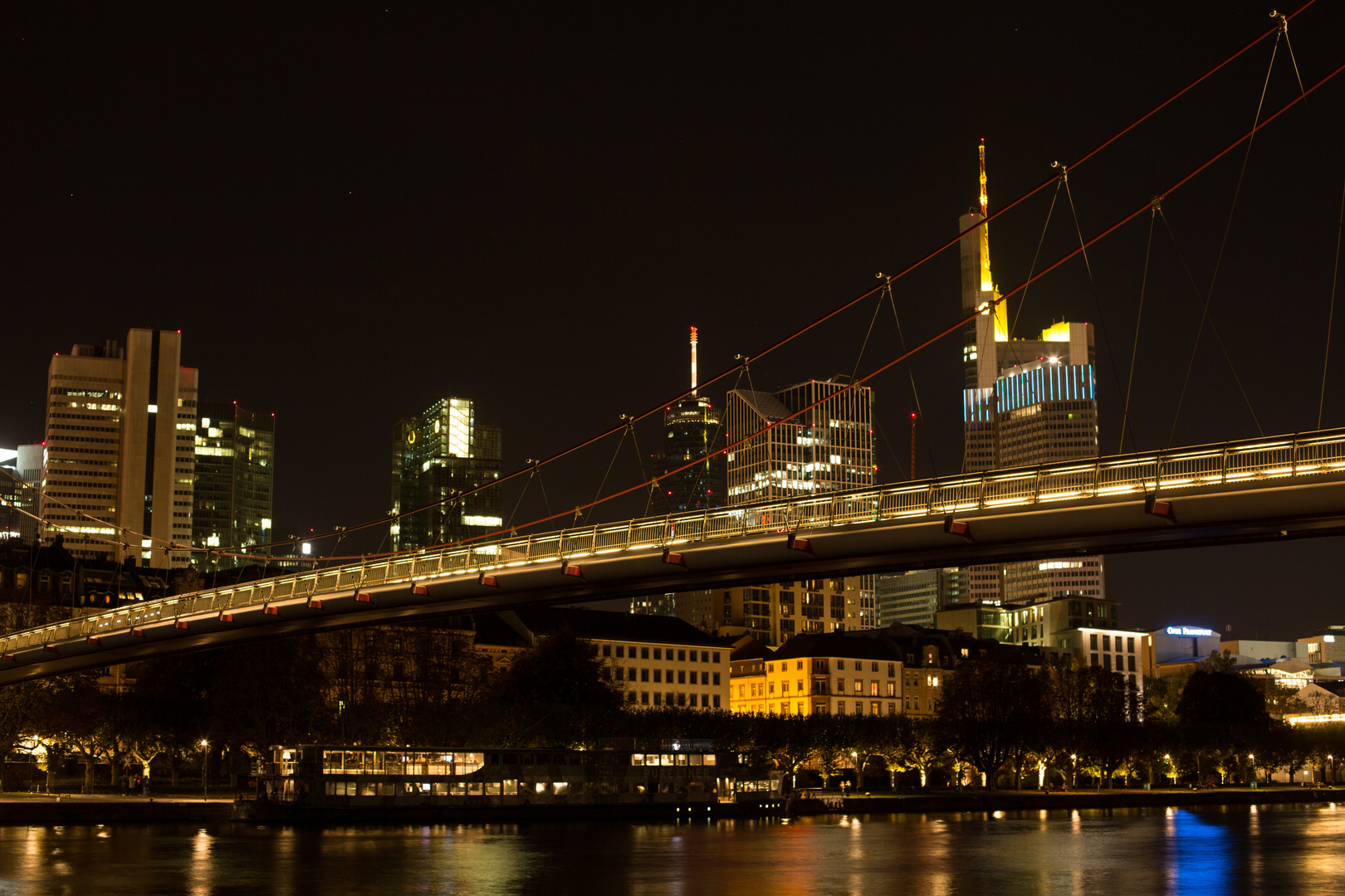 Mainhattan bei Nacht