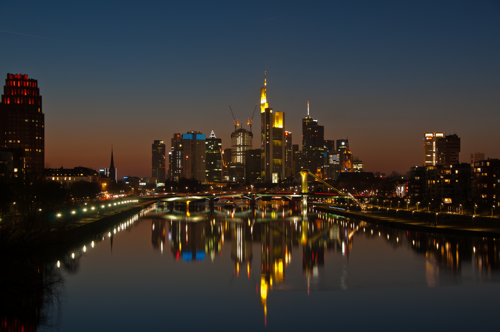 Mainhattan / blaue Stunde