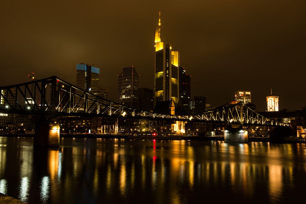 Mainhattan by night