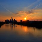 Mainhattan Skyline mit Boot