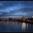 Mainhattan zur blauen Stunde