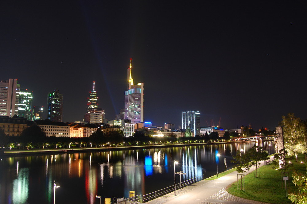 Mainhatten bei Nacht