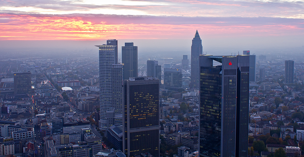 *Mainhatten in der Dämmerung*