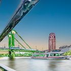 Mainplaza und Flösserbrücke in Frankfurt