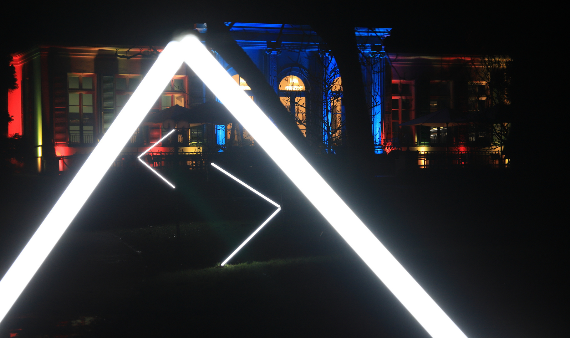 Maintower, Alte Oper und der Palmengarten bei Nacht