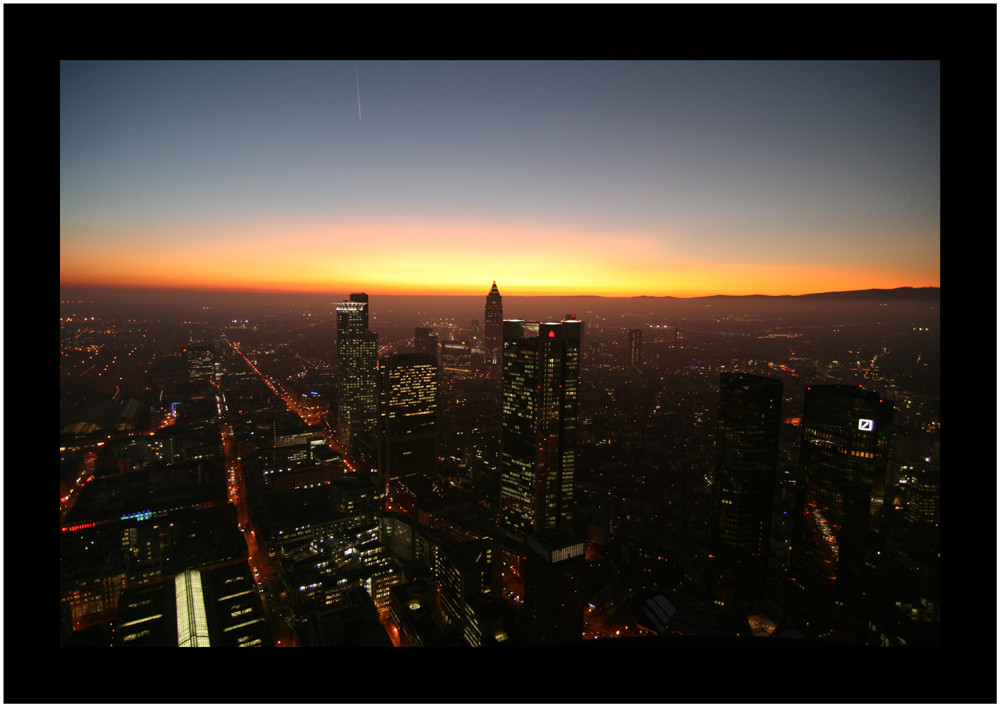 Maintower Sunset - Skyline Frankfurt