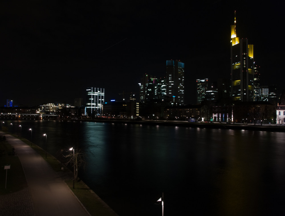 Mainufer bei Nacht