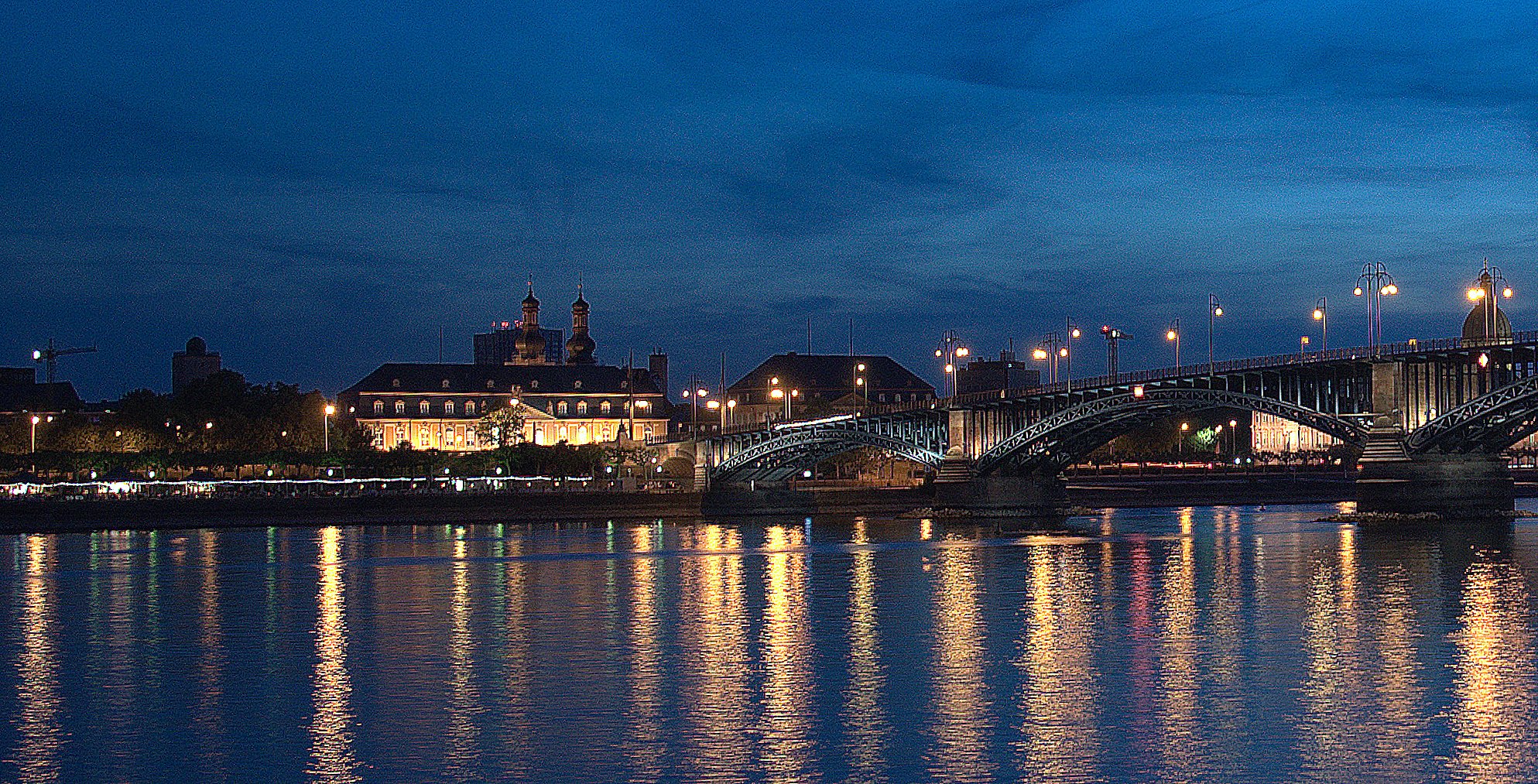 Mainz bei Nacht