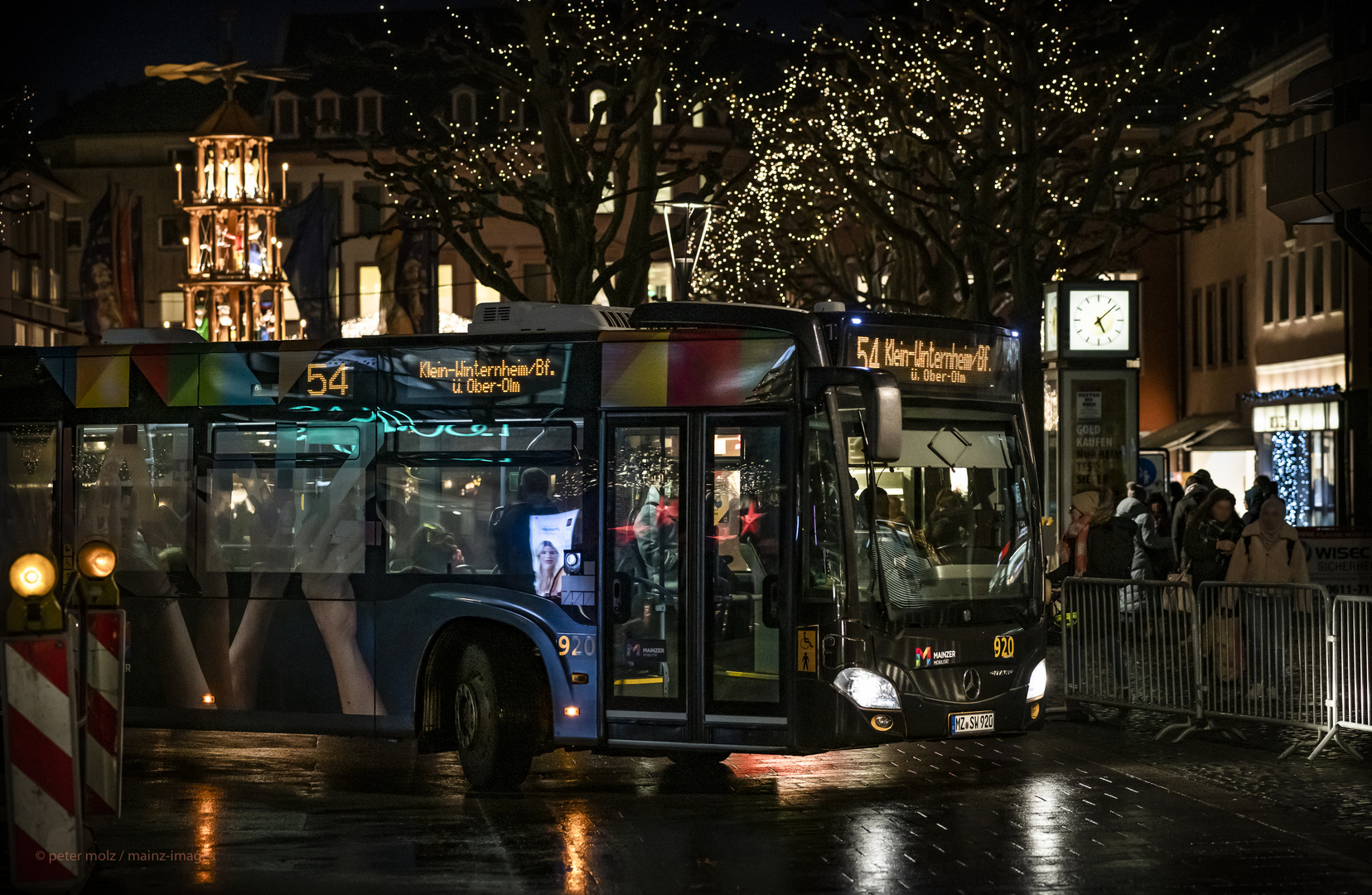 Mainz - Busse kurven durch die Nacht