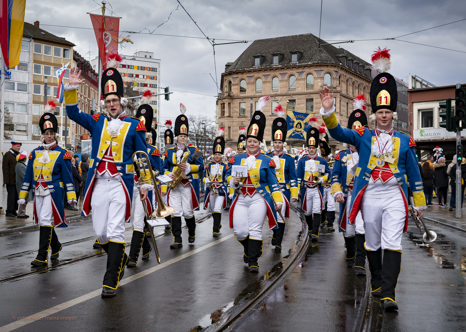 Mainz - Die Füsilier-Garde bei der Parade der närrischen Garden