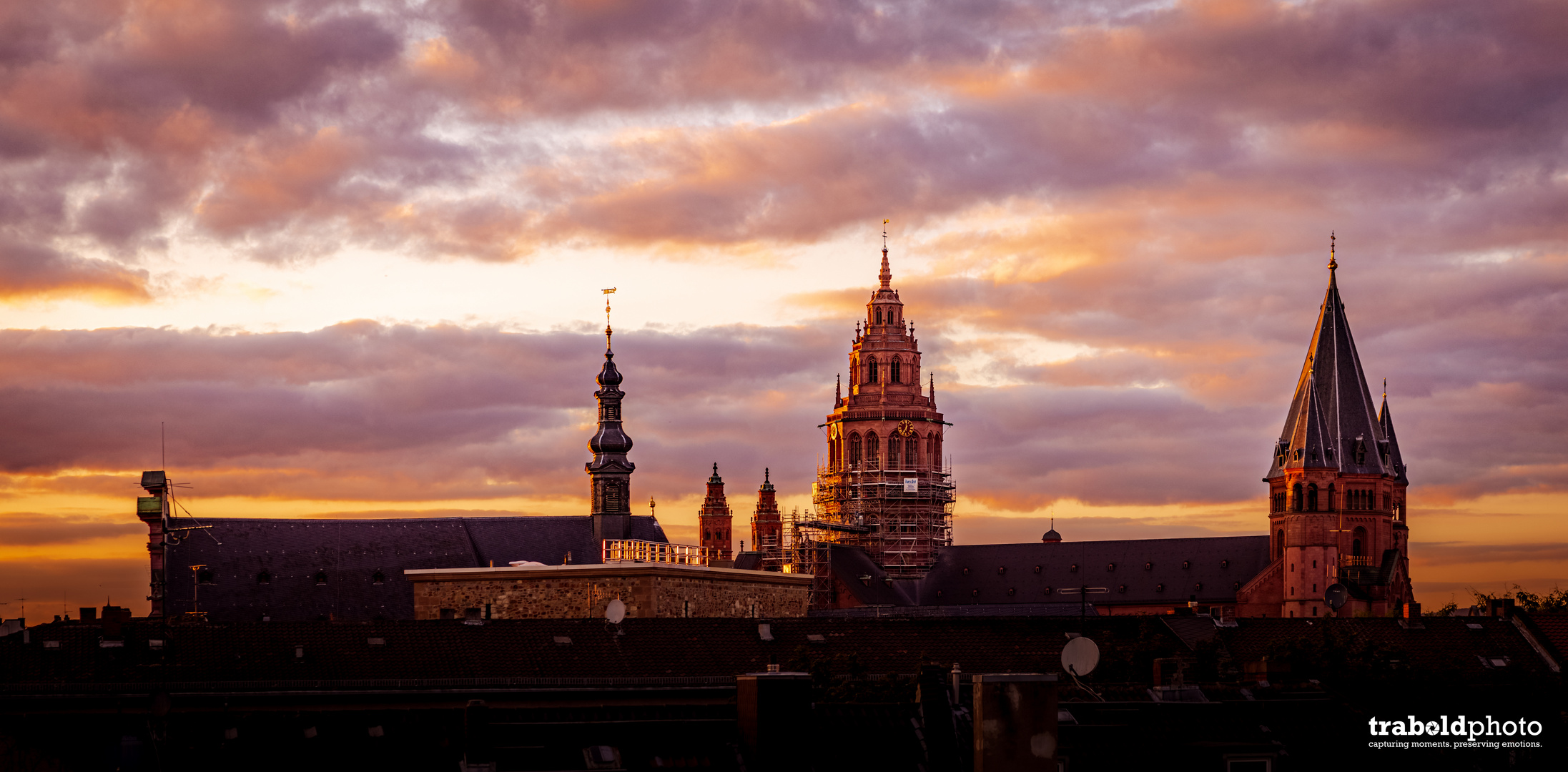 Mainz Dom in der Abenddämmerung