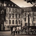 Mainz - Herbst auf dem Schillerplatz mit Fastnachtsbrunnen