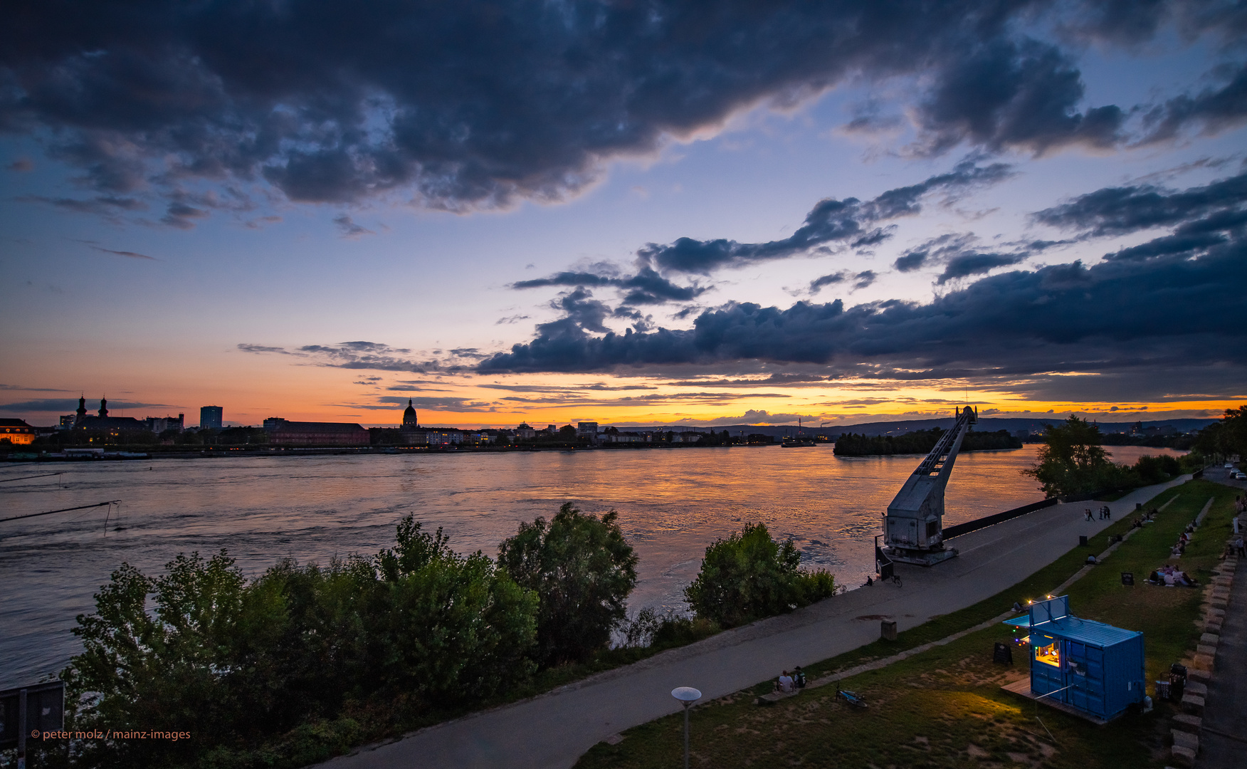 Mainz-Kastel - Abendhimmel über Rheinufer (II)