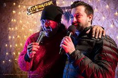 Mainz - Rick Cheyenne und Alex Winn auf dem Wintermarkt 2017/Schillerplatz