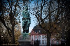 Mainz - Schillerplatz im Herbst