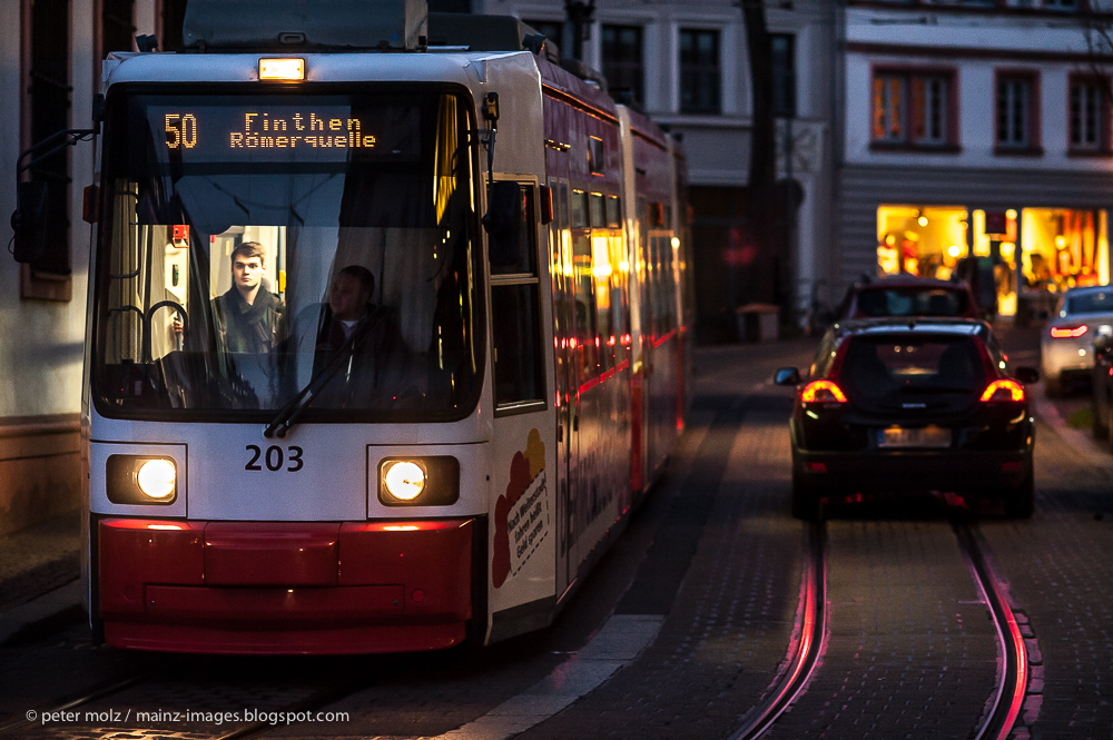 Mainz - Strassenbahn in der Gaustrasse (1)