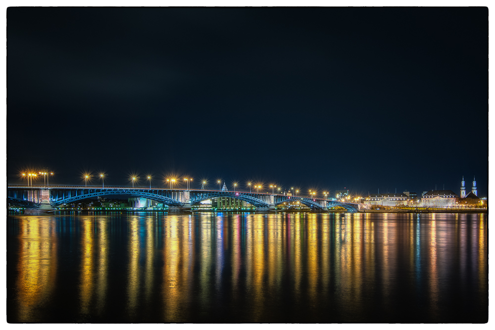 Mainz; Theodor-Heuss-Brücke & Schloss @16mm