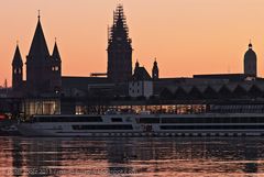 Mainz und der Mainzer Dom am Abend / Januar 2011