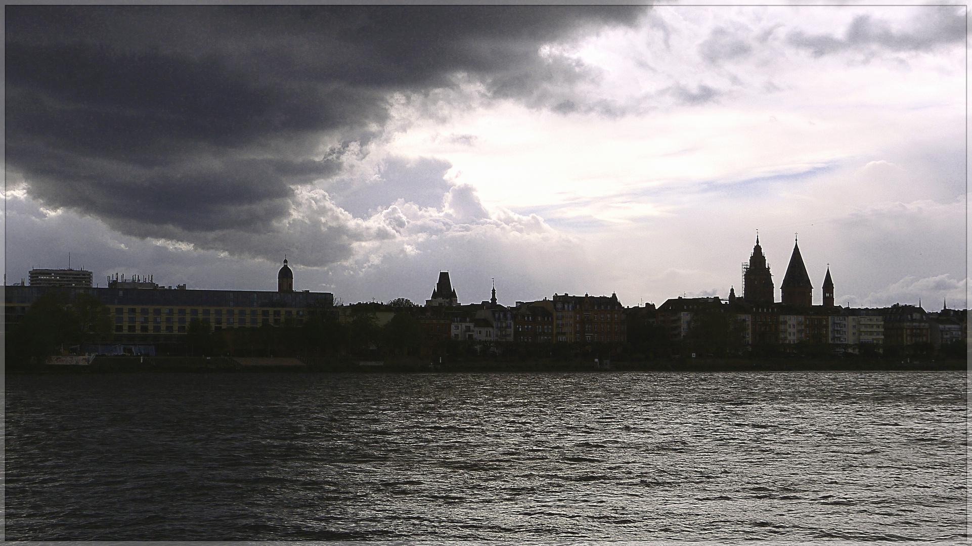 Mainz vor dem Gewitter