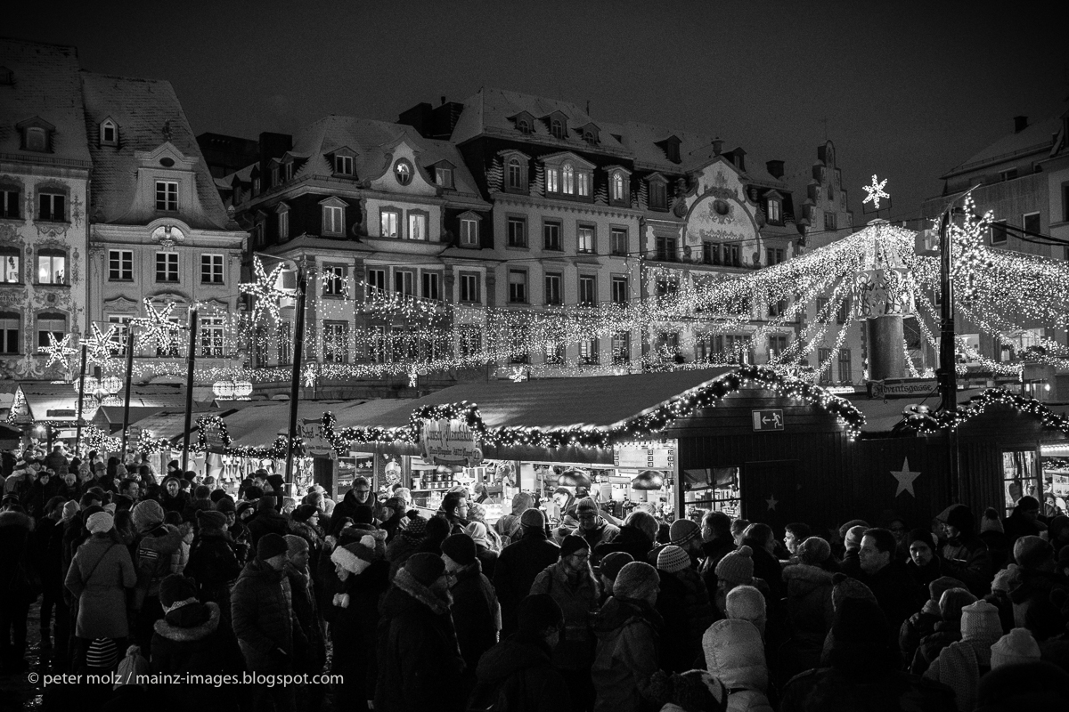 Mainz - Weihnachtsmarkt 2017 auf dem Marktplatz