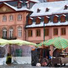 Mainz - Wochenmarkt auf dem Markplatz im Winter / farmers market in winter