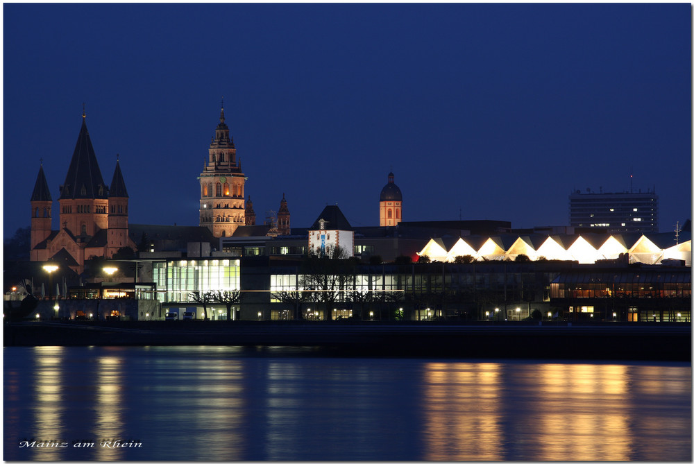 Mainz zur blauen Stunde