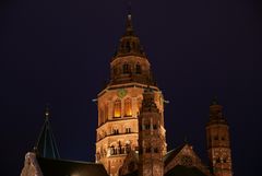 Mainzer Dom bei Nacht