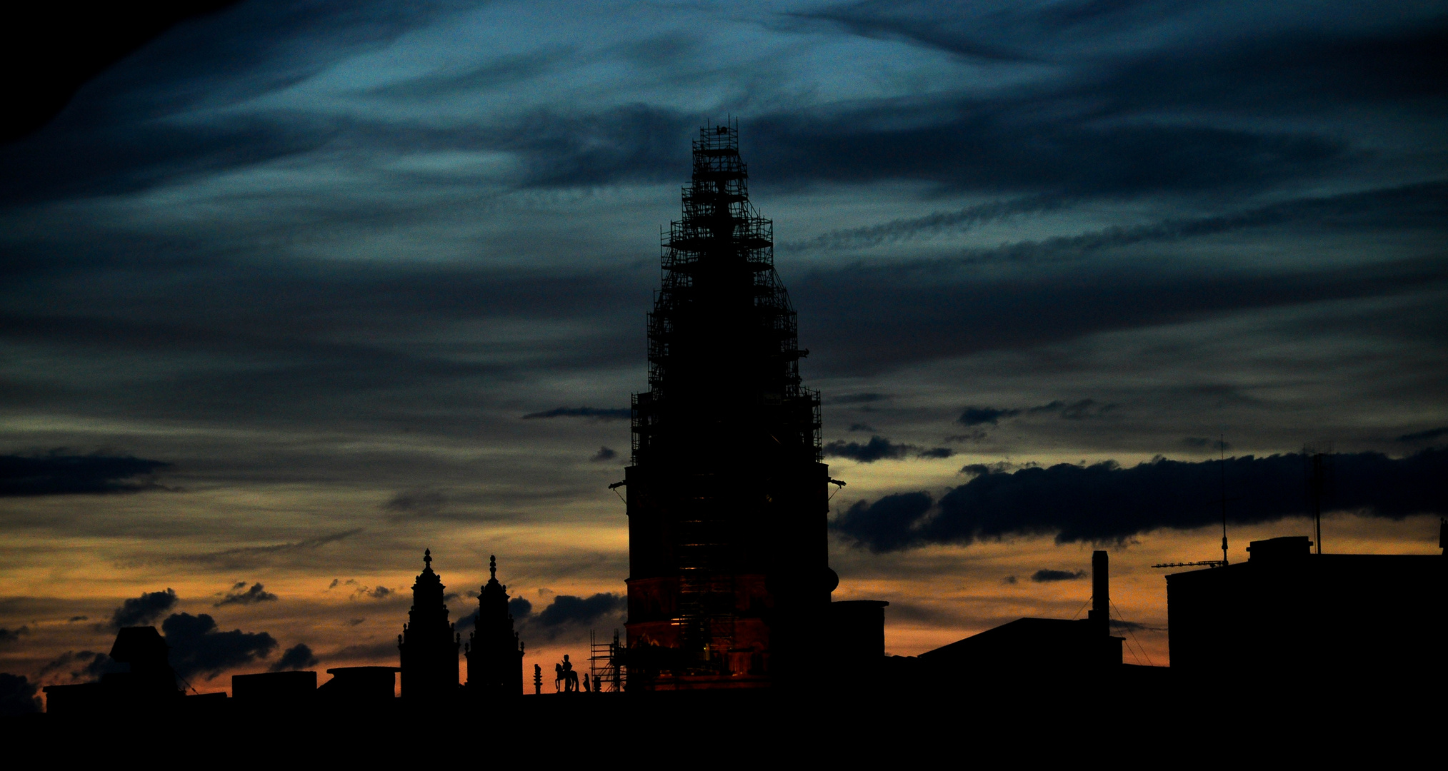 Mainzer Dom in der Abenddämmerung