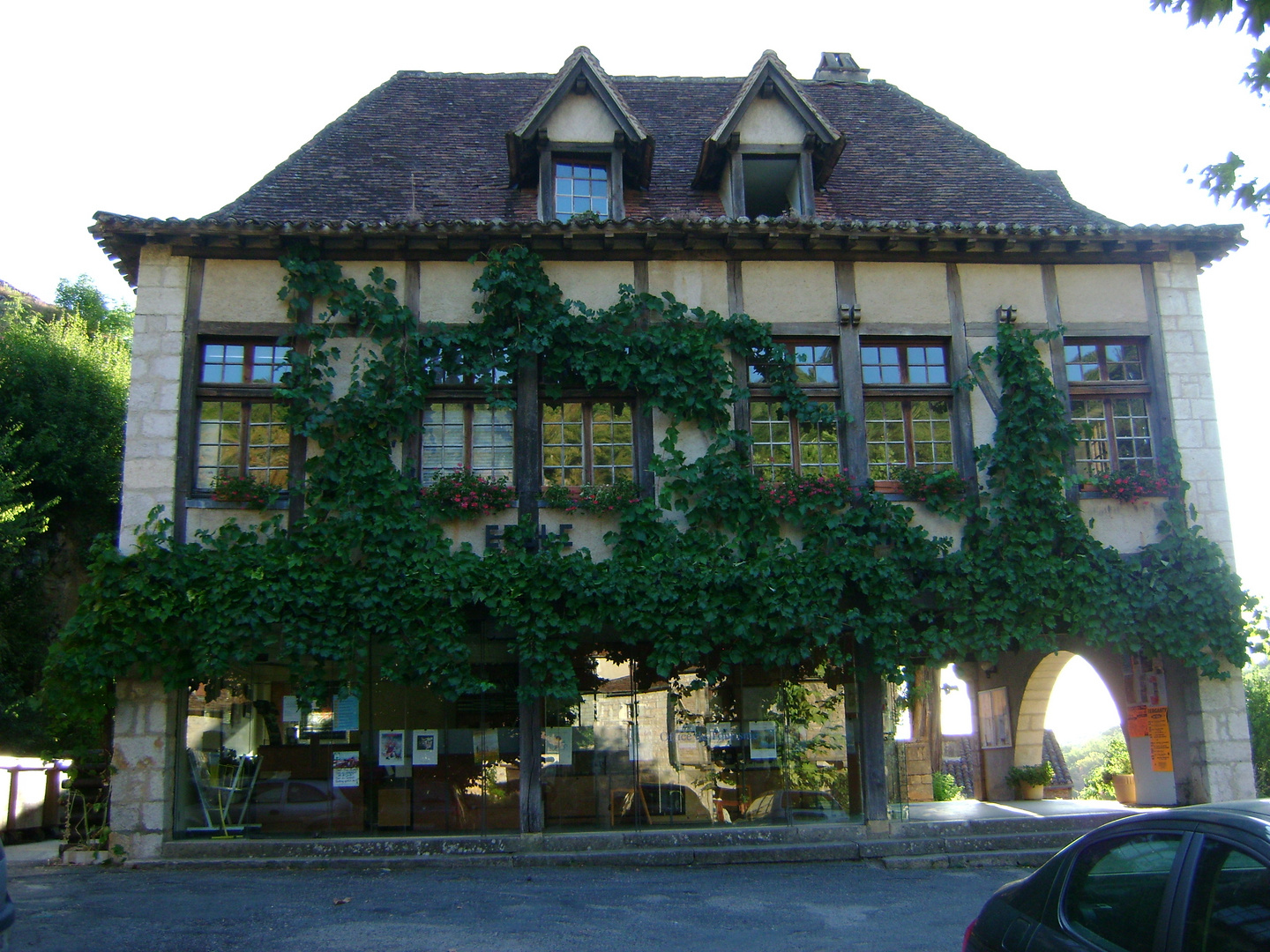 mairie de st cirq lapopie