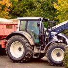 Maisernte mit einem Valtra Schlepper