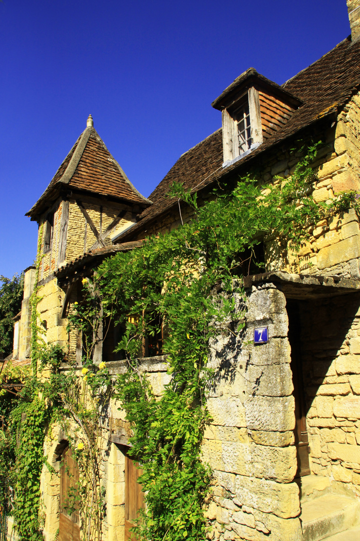 MAISON A SARLAT