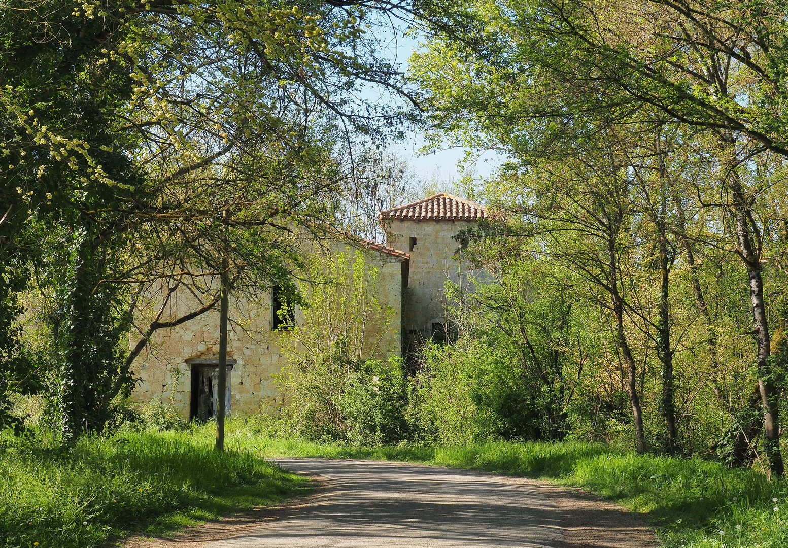 Maison abandonnée dans la vallée de la Baïse