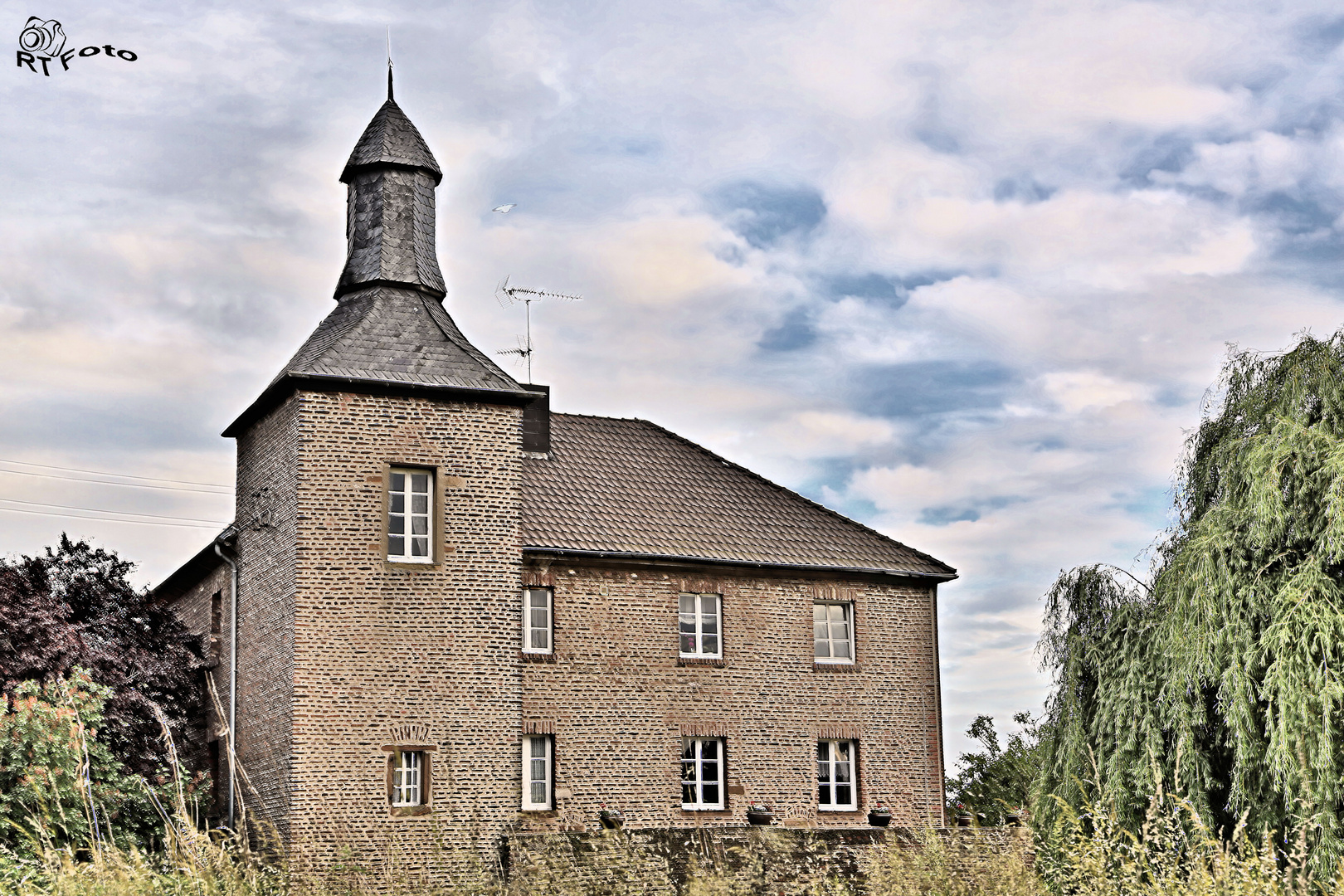 Maison avec tour