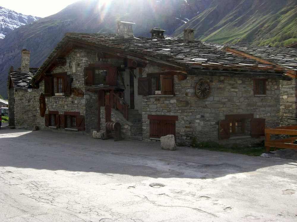 maison de bonneval sur arc