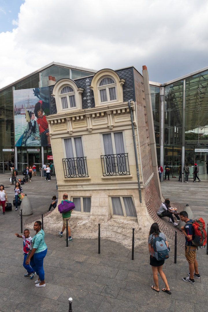 Maison Fond - das "schmelzende" Haus (Paris)