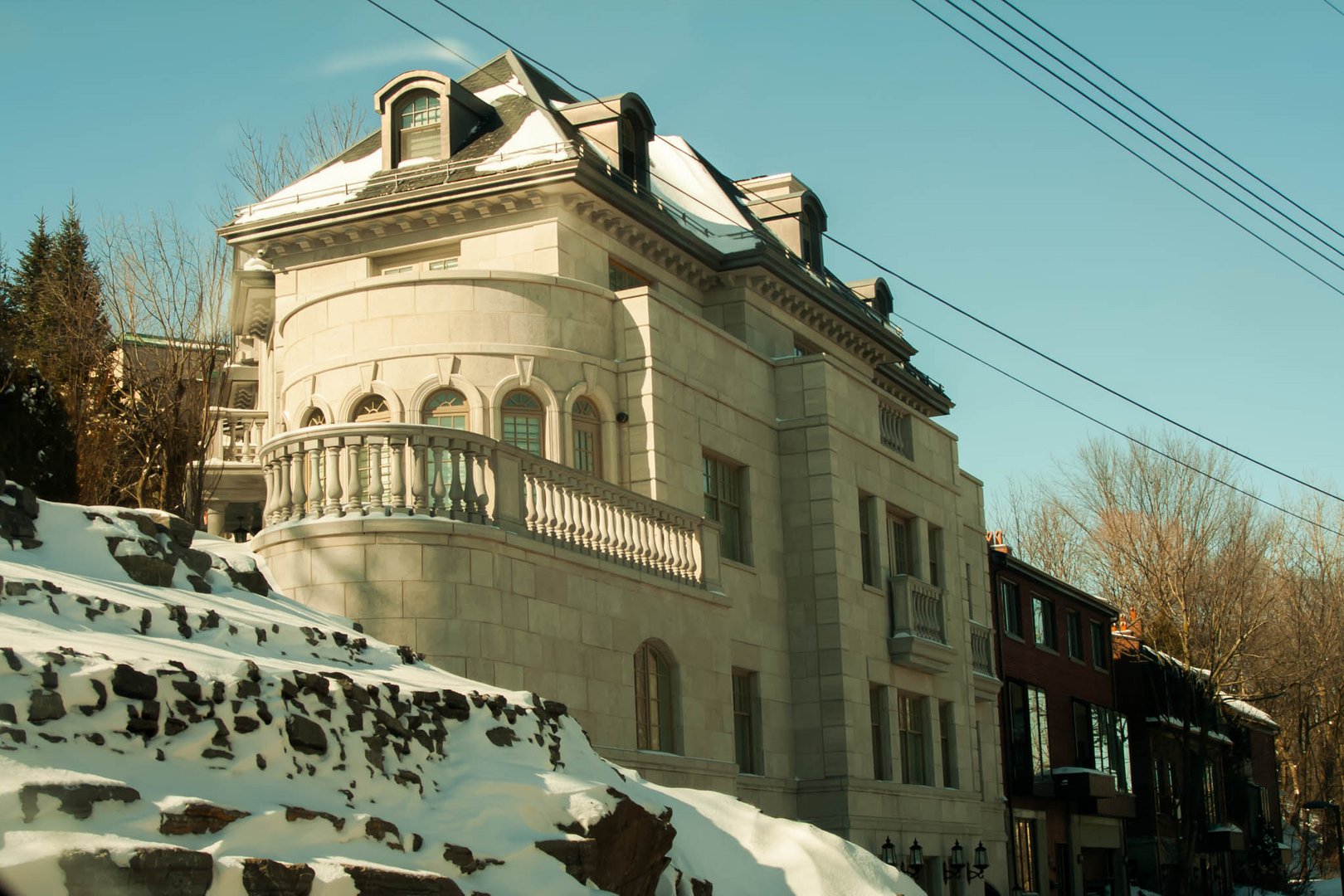 maison sur la montagne