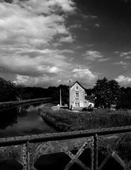 maison sur le canal