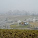 MAISONNETTE DANS LA CAMPAGNE