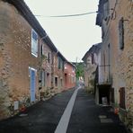 maisons de village et goudron.......