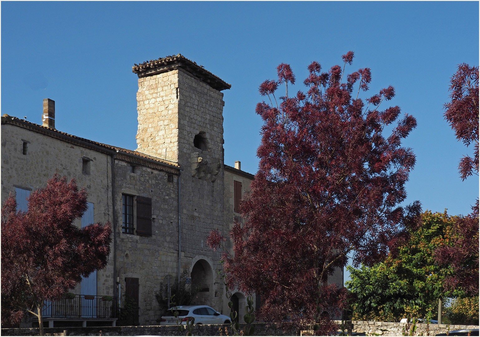 Maisons des remparts de La Romieu  --  Gers