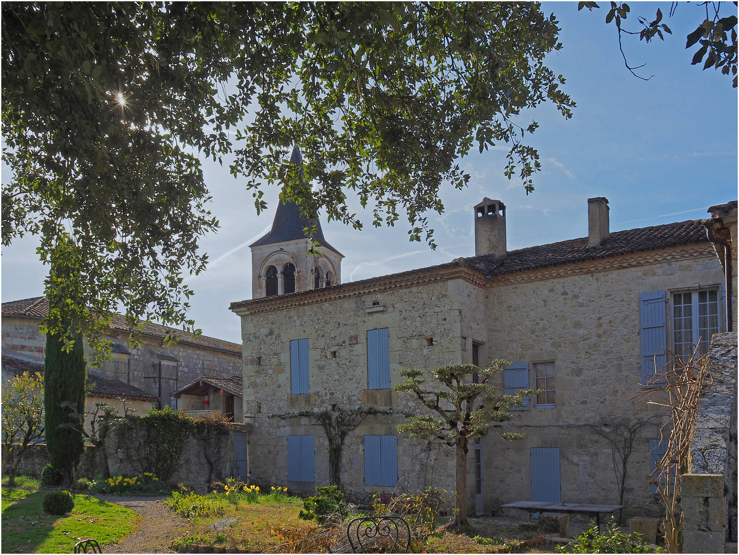 Maisons et église de Gazaupouy (Gers)