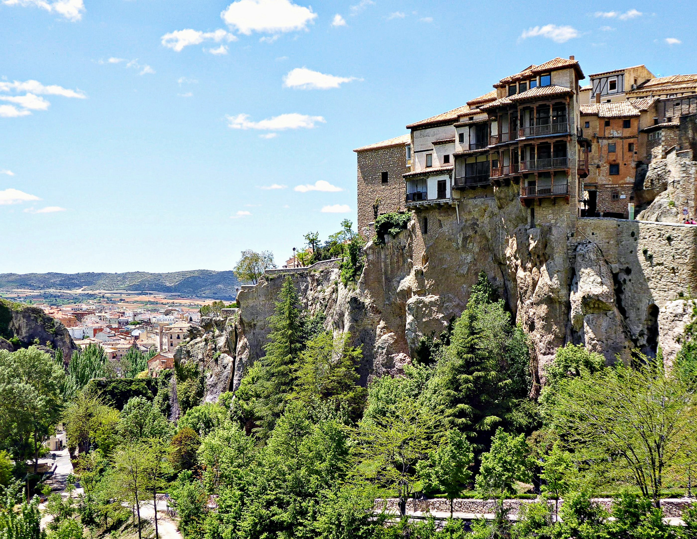 Maisons suspendues